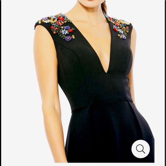 Mac Duggal Dresses & Skirts - NWT Gorgeous Mac Duggal Black Aline Rhinestone Flowers Sleeves Hi Slit Gown 4